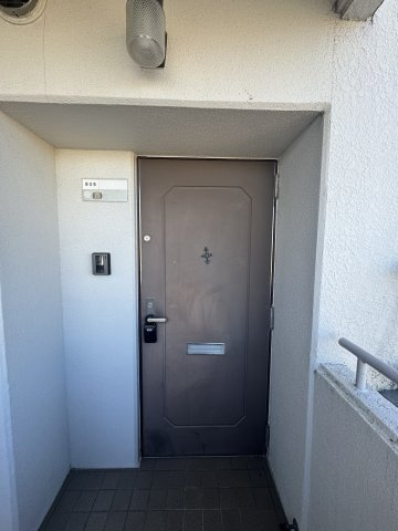 グリーンパーク吉田　605号室の玄関