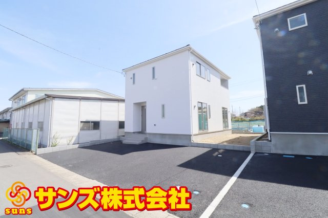 岩瀬郡鏡石町境　　　１号棟　　　鏡石第１小学校、鏡石中学区の外観|南西側から見た駐車場を含む外観