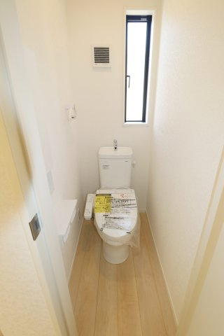 岩瀬郡鏡石町境　　　１号棟　　　鏡石第１小学校、鏡石中学区のトイレ|※同社施工例