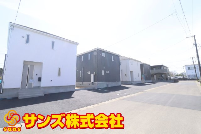 岩瀬郡鏡石町境　　　１号棟　　　鏡石第１小学校、鏡石中学区の外観|北西側から見た区画全体