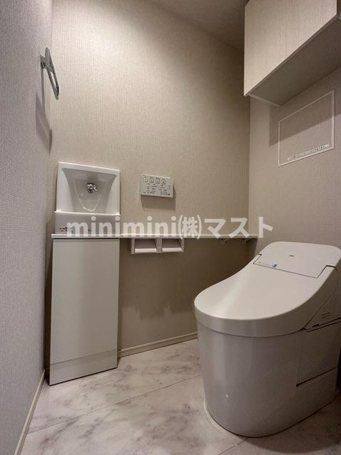 大阪市中央区北久宝寺町４丁目の賃貸マンションのトイレ
