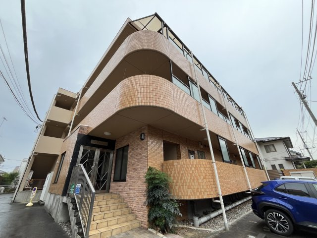 エクセルいづみの外観