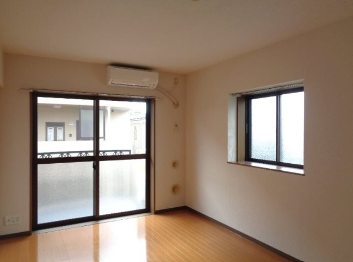 エクセルいづみの居間・リビング