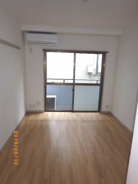 ブルーハイネス落合の居間・リビング