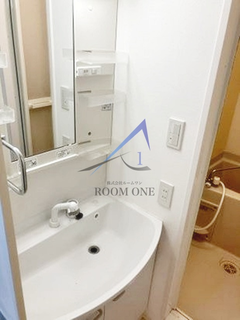 Ｍｉｍｏｓａ　Ｈｏｕｓｅ　Ｊｉｙｕｇａｏｋａの洗面所|洗面台です。