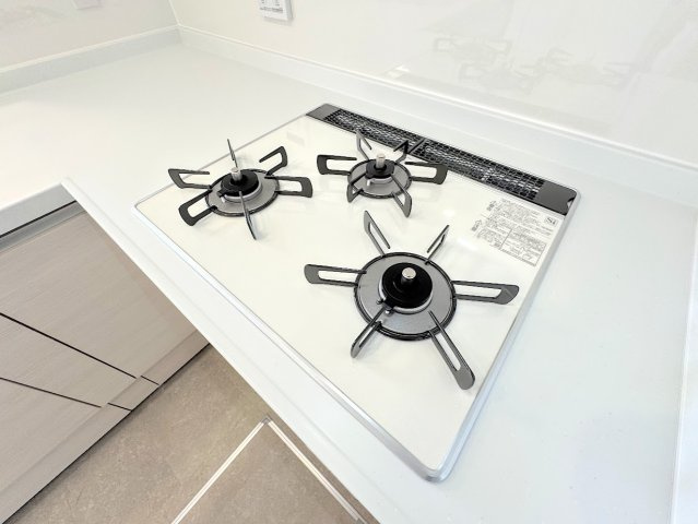 東戸塚パークホームズ弐番館のキッチン|◆毎日使うものだからこそ、料理をする人にとって何口あるのかは重要なポイントですね！