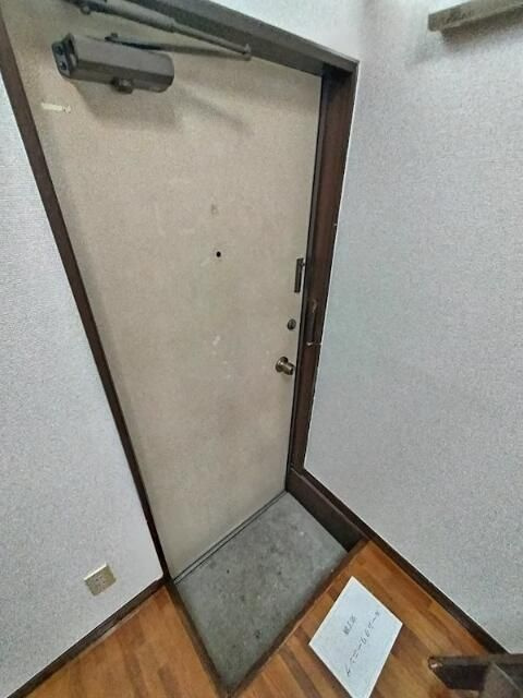 シティハイムの玄関