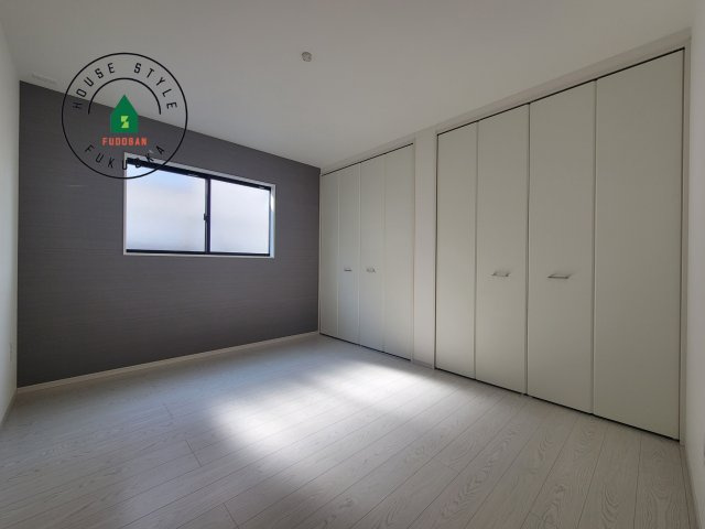 筑紫野市大字阿志岐第3-3棟（1号棟）の内観：施工例|主寝室には収納力に優れたクローゼットがありますので、お部屋もすっきり片付きます。