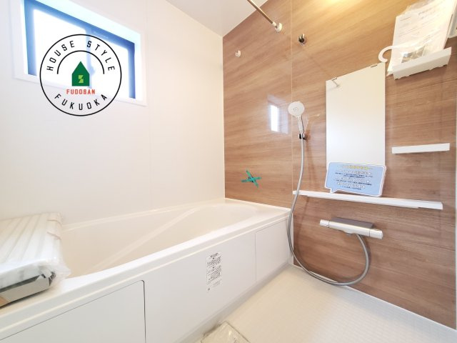 筑紫野市大字阿志岐第3-3棟（3号棟）の内観：施工例|1日の疲れを癒してくれる広々バスルーム。雨の日のお洗濯にも大活躍な浴室乾燥機付です！