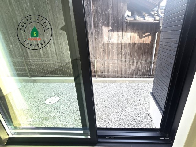 筑紫野市大字阿志岐第3-3棟（3号棟）の外観：施工例|風をしっかりと感じられるバルコニーでは、毎日が洗濯日和です。広々としているので洗濯も楽しくなるでしょうし、気分転換にバルコニーからの眺めを楽しむのもいいでしょう。