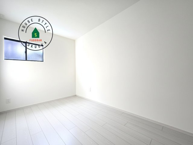 筑紫野市大字阿志岐第3-3棟（3号棟）の内観：施工例|落ち着いた色調の洋室です。