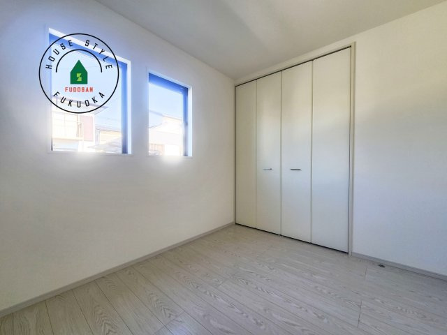 筑紫野市大字阿志岐第3-3棟（3号棟）の内観：施工例|柔らかい陽光が差し込む明るいお部屋を演出する設計。彩光の取れる窓が気持ちの良いお部屋を創り上げます。