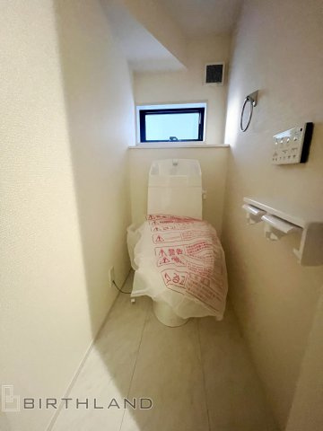 新築戸建・新築建売　福島市野田町谷地第3　森合小・清水中のトイレ|1階トイレは玄関近くにあるので来客用トイレとしての使い分けもできちゃいます！