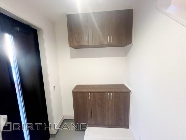 新築戸建・新築建売　福島市野田町谷地第3　森合小・清水中の玄関|吊戸棚付きの玄関収納！玄関周りをいつでもすっきり！