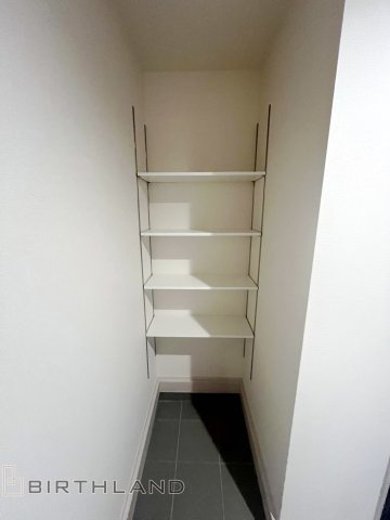 新築戸建・新築建売　福島市野田町谷地第3　森合小・清水中の収納|可動棚付き収納は工具などの収納にも便利です！高さ調整できるのが嬉しいポイント！