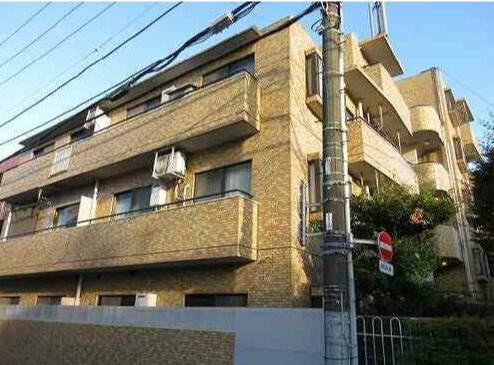 中野区若宮１丁目の賃貸マンションのエントランス