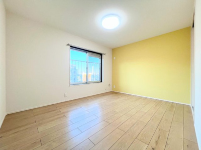 【洋室】 | すすき野第2団地第2住宅3－6号棟 | ◆柔らかい陽光が差し込む明るいお部屋を演出する設計。彩光の取れる窓が気持ちの良いお部屋を創り上げます。