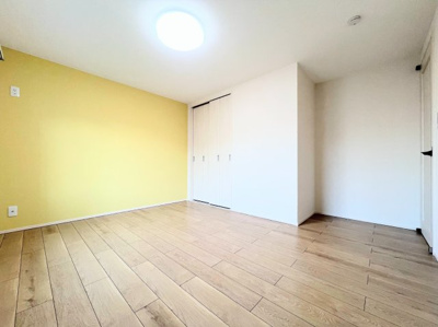 【洋室】 | すすき野第2団地第2住宅3－6号棟 | ◆室内はいつも明るい印象なので気持ちの良い朝を迎えられます。各部屋にはクローゼットを完備しており、収納が多いお家はすっきりして快適空間です。