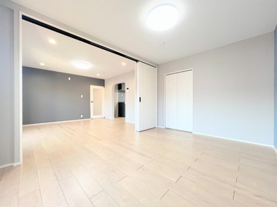 【居間・リビング】 | すすき野第2団地第2住宅3－6号棟 | ◆ご家族の会話がはずむ、開放的なＬＤＫです。休日はお陽さまの光をたっぷりととりこめるぽかぽかリビングで過ごしませんか？