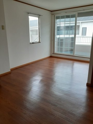 エントピア名和の居間・リビング|こちらの居間で趣味の時間をお楽しみください