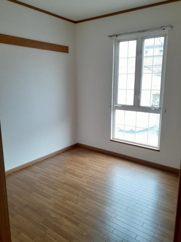 エントピア名和の内装|明るい色調の室内です