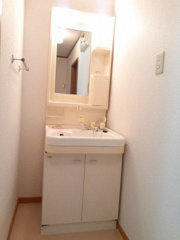 エントピア名和の洗面所|ゆったりとスペースのある洗面所