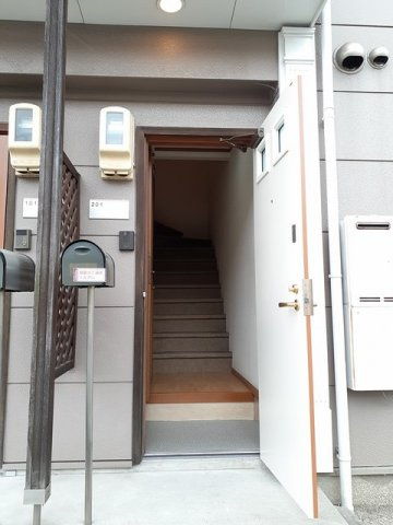 エントピア名和の玄関|収納もある玄関です