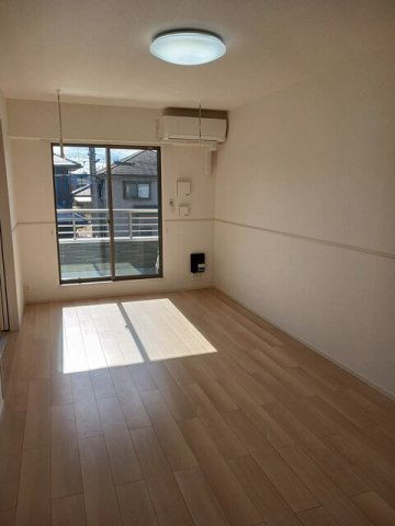 パーシモンⅡの居間・リビング|こちらの居間で趣味の時間をお楽しみください