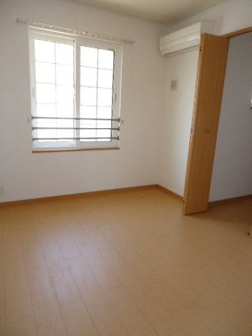 ＥＭＥＲＡＬＤ　Ⅰの内装|過ごしやすい室内です