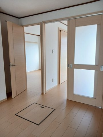 レジデンス住吉の居間・リビング|こちらの居間で趣味の時間をお楽しみください