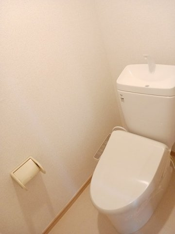 レジデンス住吉のトイレ|落ち着いたトイレです