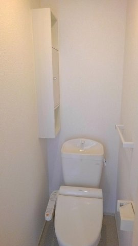 カーサ　ファヴォーレ　Ⅰのトイレ|落ち着いたトイレです