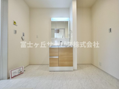 【脱衣所】 | 焼津市高新田 2期 新築一戸建て 1号棟 | 脱衣場です