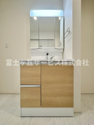 【独立洗面台】 | 焼津市高新田 2期 新築一戸建て 1号棟 | 朝の身支度に便利な独立洗面台です