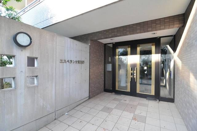 エスペランサ武蔵野のエントランス