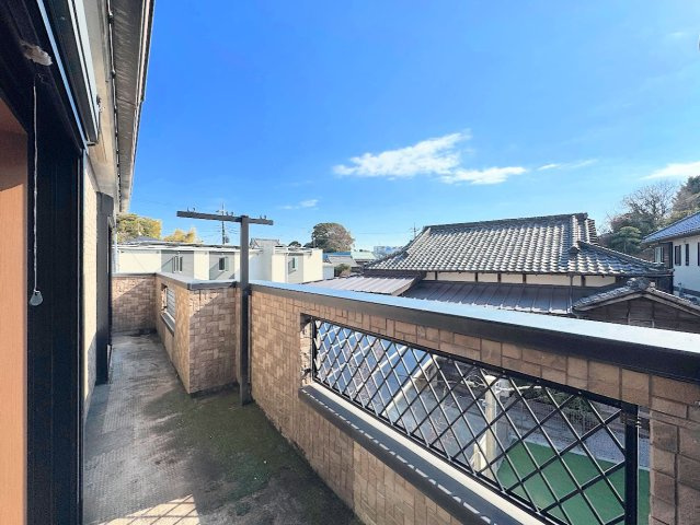 港南区笹下5丁目　中古戸建てのバルコニー|◆日当たり良好なバルコニー！毎日のお洗濯にも嬉しいですね！