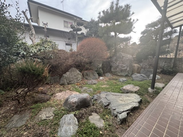 【風情あるお庭付き】綺麗で使い勝手のいいおうちで新生活♪宇都宮市陽南の中古戸建の庭|お庭も活用できます