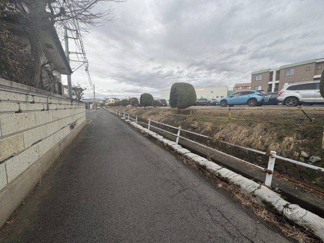 【風情あるお庭付き】綺麗で使い勝手のいいおうちで新生活♪宇都宮市陽南の中古戸建の前面道路含む現地写真