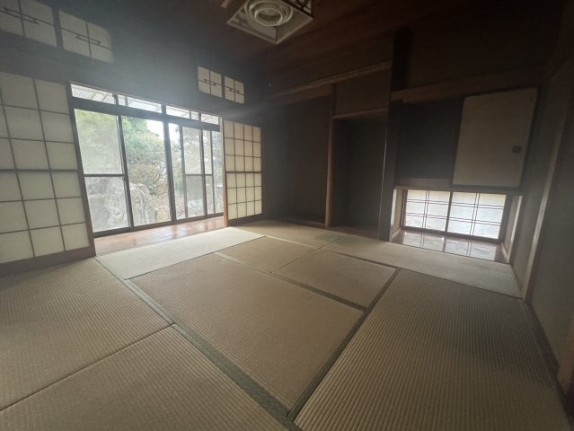 【風情あるお庭付き】綺麗で使い勝手のいいおうちで新生活♪宇都宮市陽南の中古戸建の和室|和室ならではの温かな和の空間で寛ぎの時間を過ごせます