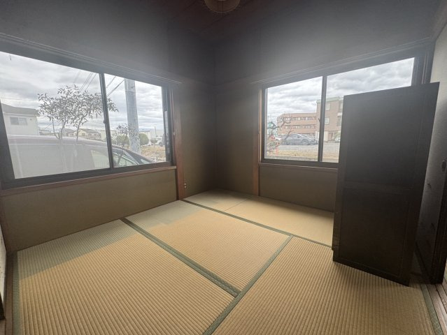 【風情あるお庭付き】綺麗で使い勝手のいいおうちで新生活♪宇都宮市陽南の中古戸建の和室|日本らしい落ち着いた雰囲気の和室です