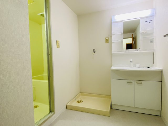 長屋マンションの洗面所