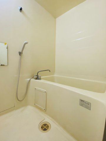 長屋マンションの浴室