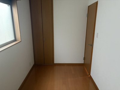 【洋室】 | 御崎1丁目貸家