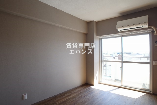 【居間・リビング】 | 北辰レジデンス東船橋 | 家具家電は付きません。