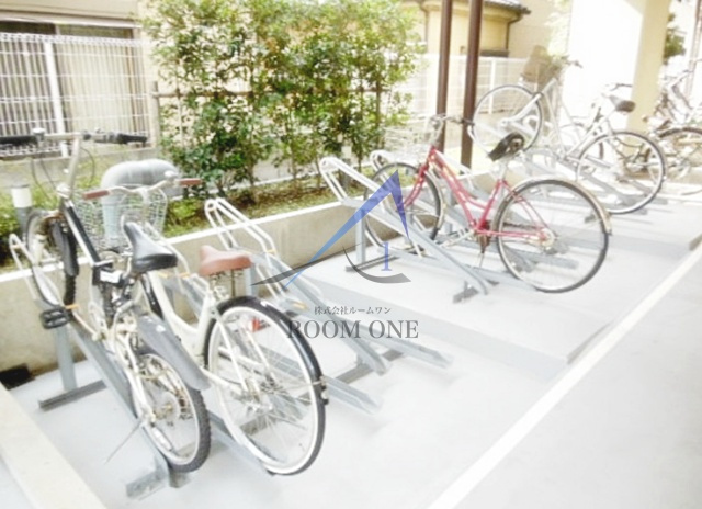 パロス・コートのその他共用部分|駐輪場です。