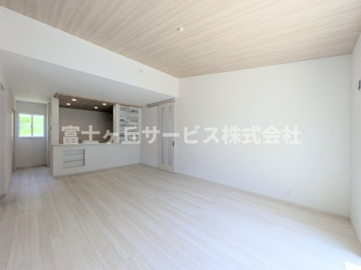 【居間・リビング】 | 磐田市東新町2丁目 新築一戸建て | リビングです