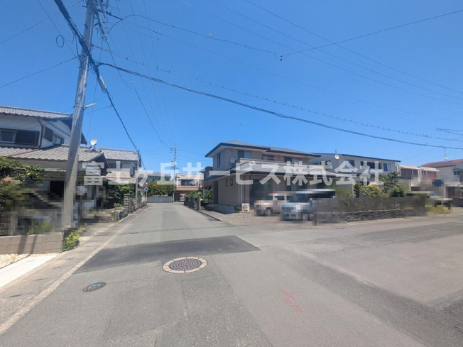 【前面道路含む現地写真】 | 磐田市東新町2丁目 新築一戸建て | 前面道路です