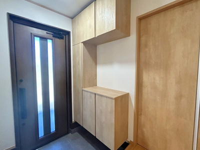 【玄関】 | 香芝市旭ヶ丘5丁目【リフォーム済】