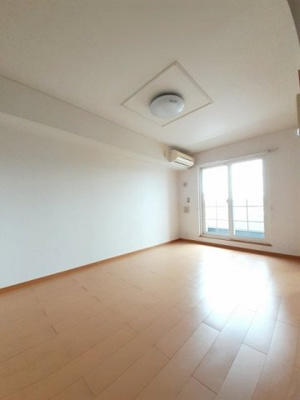 【居間・リビング】 | エテルノＡ | おしゃれな居間です