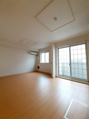 【居間・リビング】 | フォルシュ | こちらの居間で趣味の時間をお楽しみください